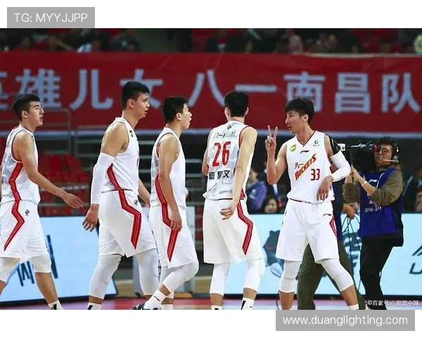 CBA精彩对决八一队与青岛队比赛录像回顾与精彩瞬间分析