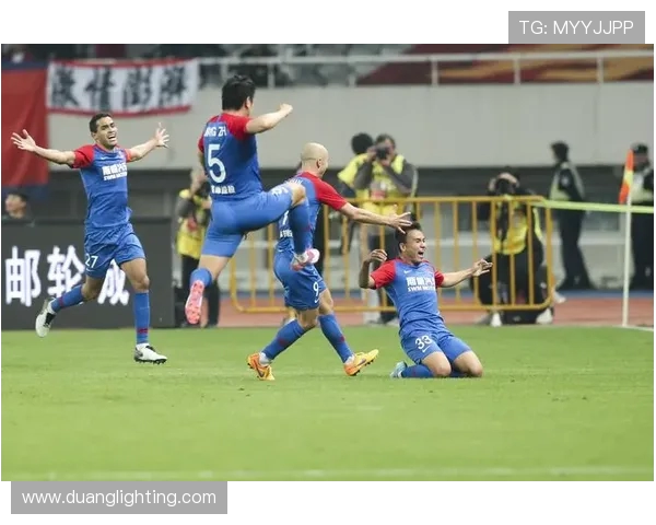 上海上港对阵重庆精彩直播全程回顾与赛后分析尽在这里