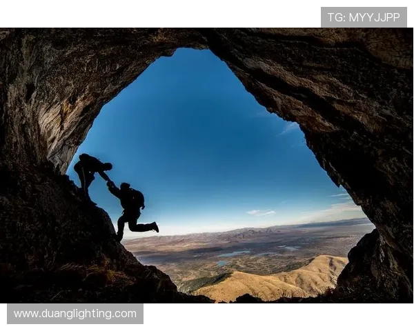 重庆攀岩队在极限运动联赛中的默契配合与精彩表现分析